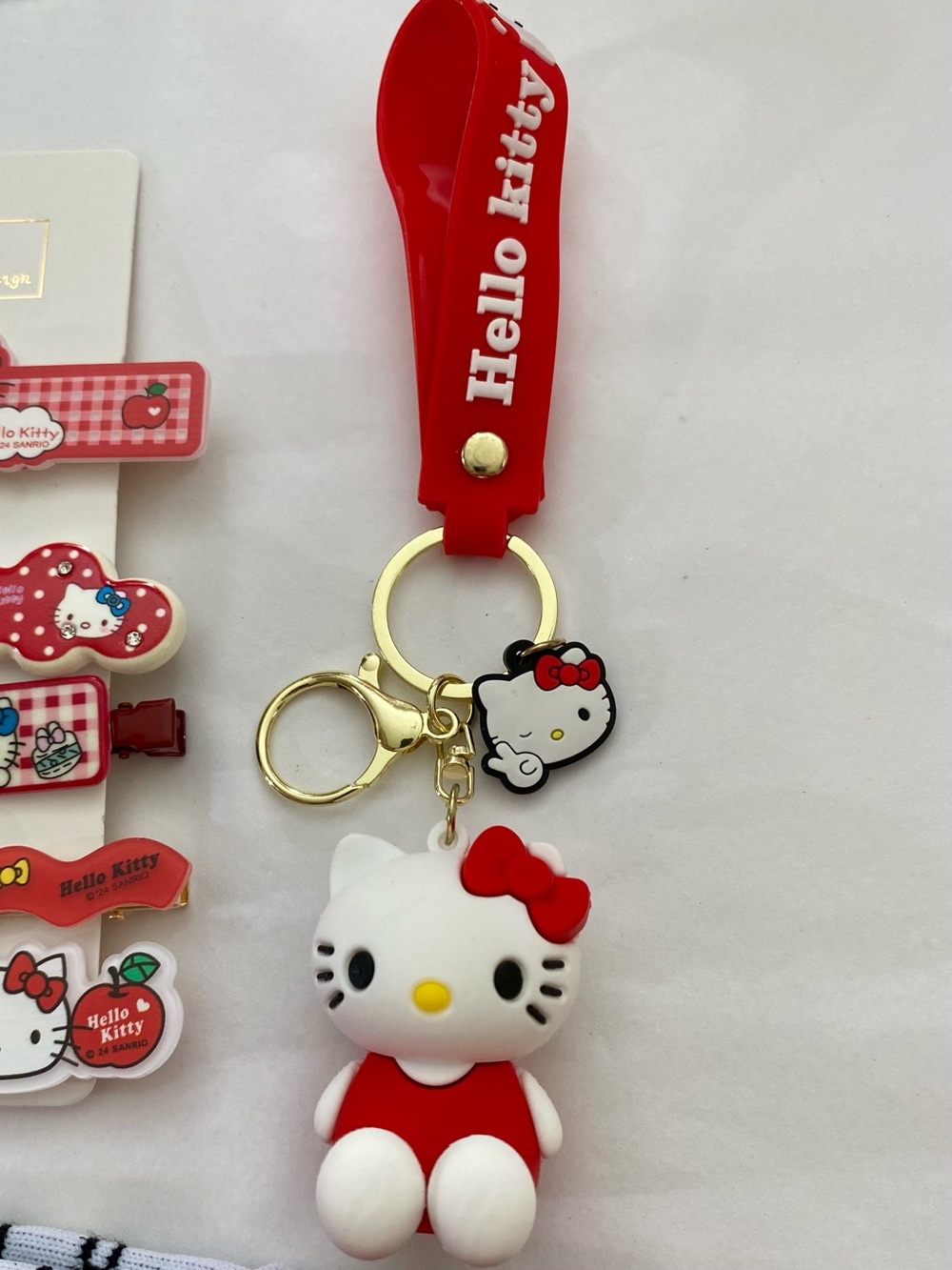 Hello Kitty Socks, Hair Clips & Keychain Set - Picture 5 of 6